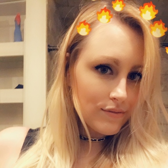 Meet your Posher, Mara - Picture 1 of 1